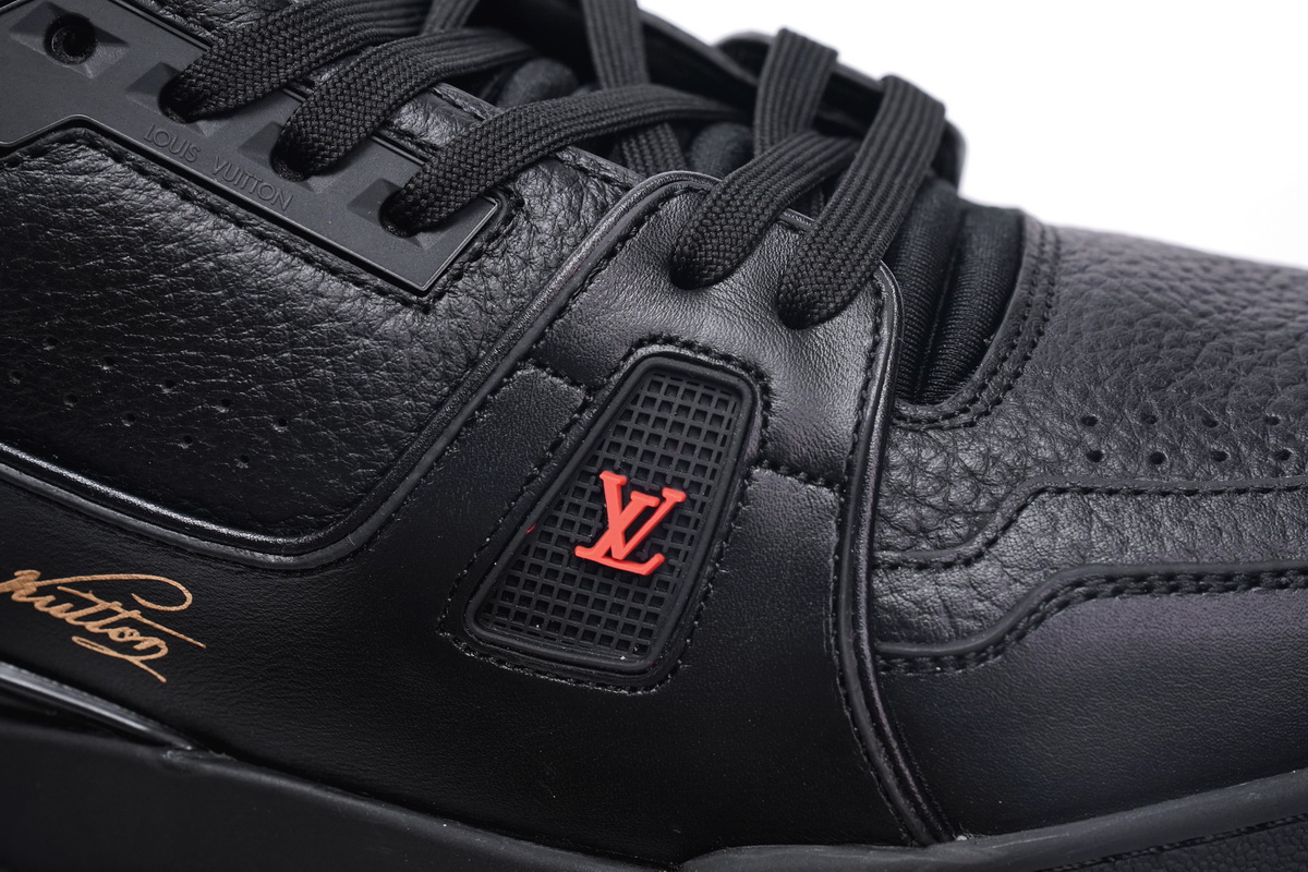 Louis Vuitton Trainer Black Litchi Pattern FD0226 - Stylish Luxury Footwear Louis Vuitton Trainer Black Litchi Pattern FD0226 - Stylish Luxury Footwear