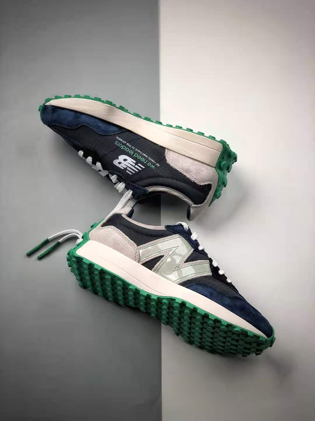 New Balance PSNY x 327 'We Need Leaders' MS327WNL - Limited Edition Sneakers New Balance PSNY x 327 'We Need Leaders' MS327WNL - Limited Edition Sneakers