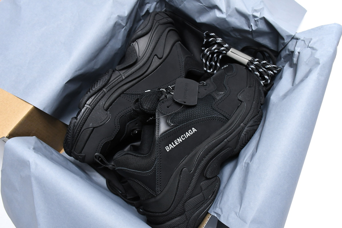 Balenciaga Triple S Clear Sole Black 541624 W0901 1100 - Get the Sleek Style You Desire Balenciaga Triple S Clear Sole Black 541624 W0901 1100 - Get the Sleek Style You Desire