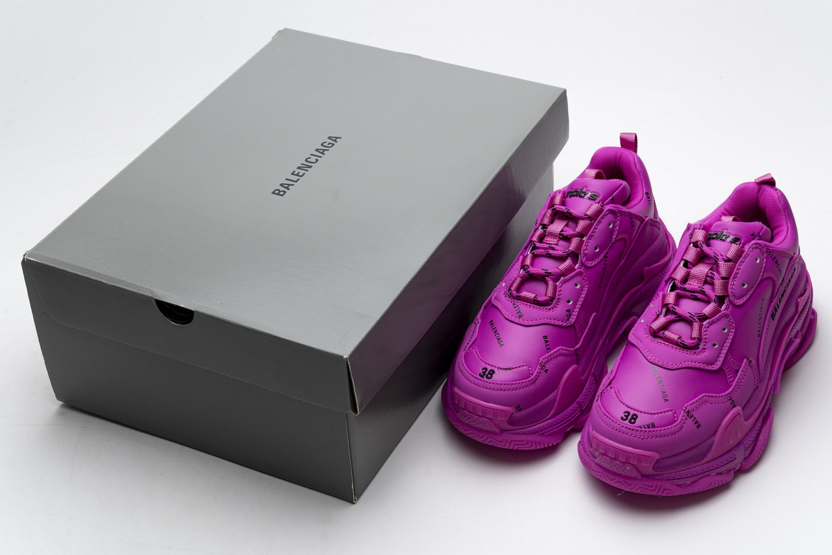 Balenciaga Men's Triple S Clunky Red Shoes - 524039 W2FA1 7634 Balenciaga Men's Triple S Clunky Red Shoes - 524039 W2FA1 7634