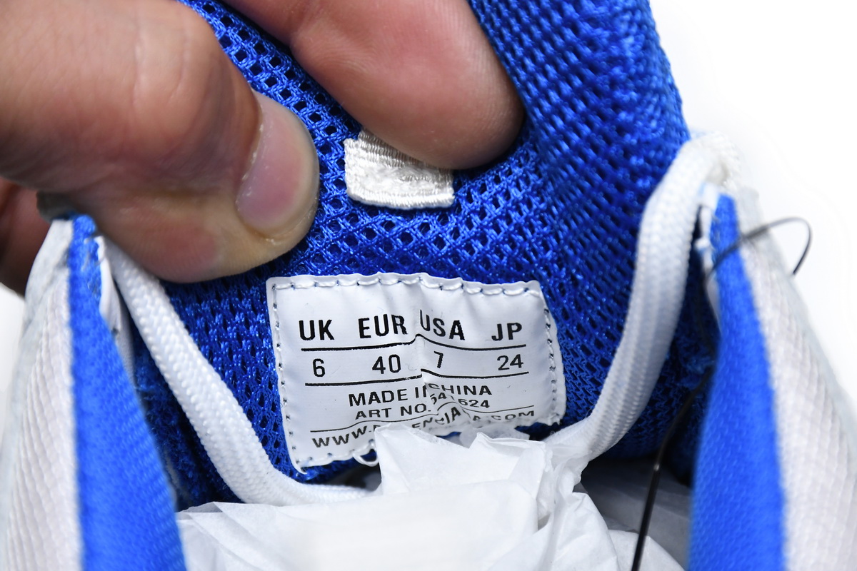 Balenciaga Triple S Sneaker 'White Blue' 541624 W090N 9169 - Stylish and Modern Footwear Balenciaga Triple S Sneaker 'White Blue' 541624 W090N 9169 - Stylish and Modern Footwear