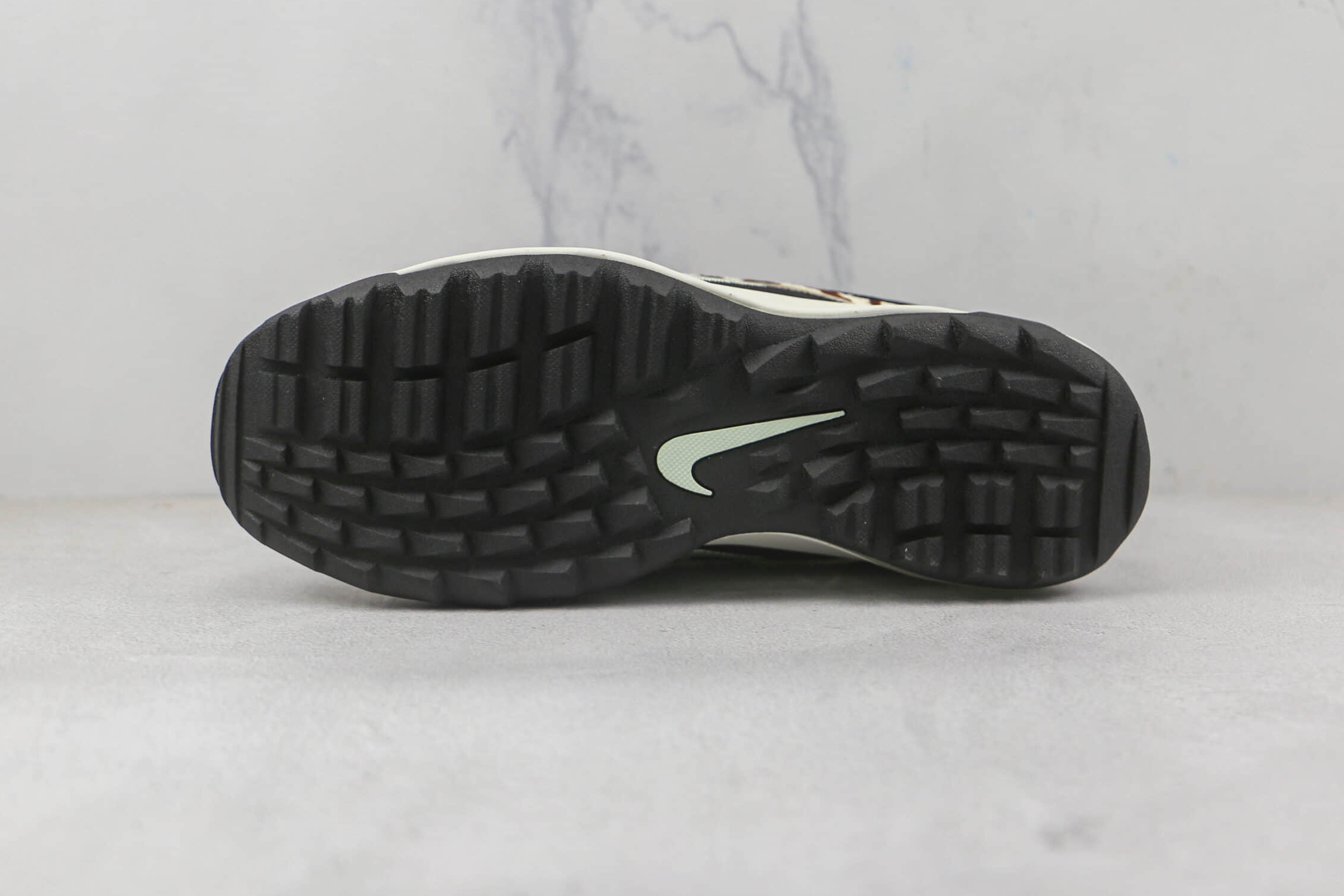 Nike Air Max 97 Golf NRG 'Zebra' DH1313-001 - Exceptional Style and Performance Nike Air Max 97 Golf NRG 'Zebra' DH1313-001 - Exceptional Style and Performance