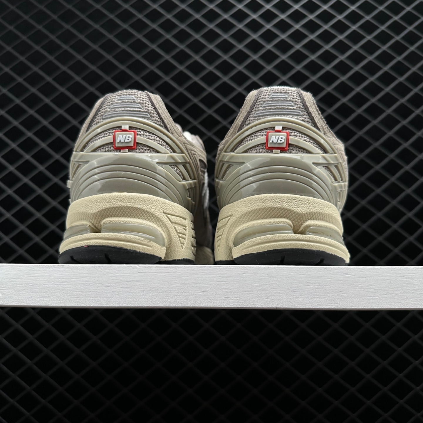 New Balance 1906R 'Beige Cream' M1906RL - Premium Comfort & Style! New Balance 1906R 'Beige Cream' M1906RL - Premium Comfort & Style!