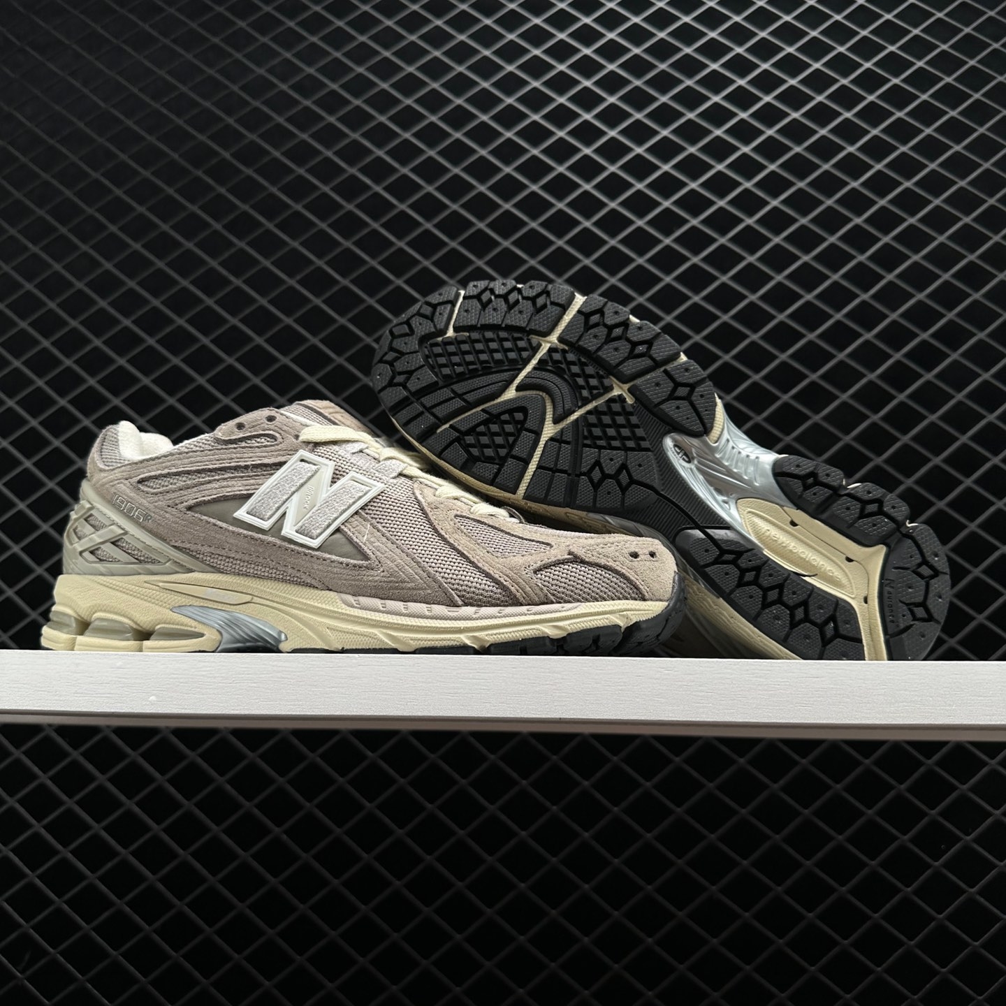 New Balance 1906R 'Beige Cream' M1906RL - Premium Comfort & Style! New Balance 1906R 'Beige Cream' M1906RL - Premium Comfort & Style!