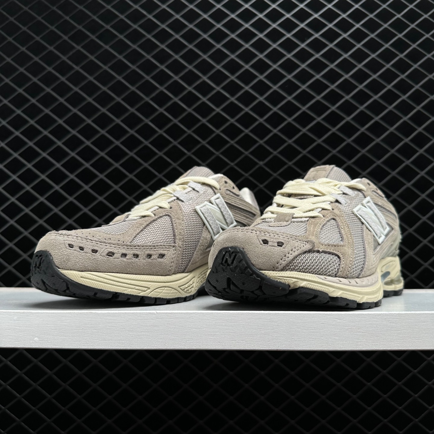 New Balance 1906R 'Beige Cream' M1906RL - Premium Comfort & Style! New Balance 1906R 'Beige Cream' M1906RL - Premium Comfort & Style!