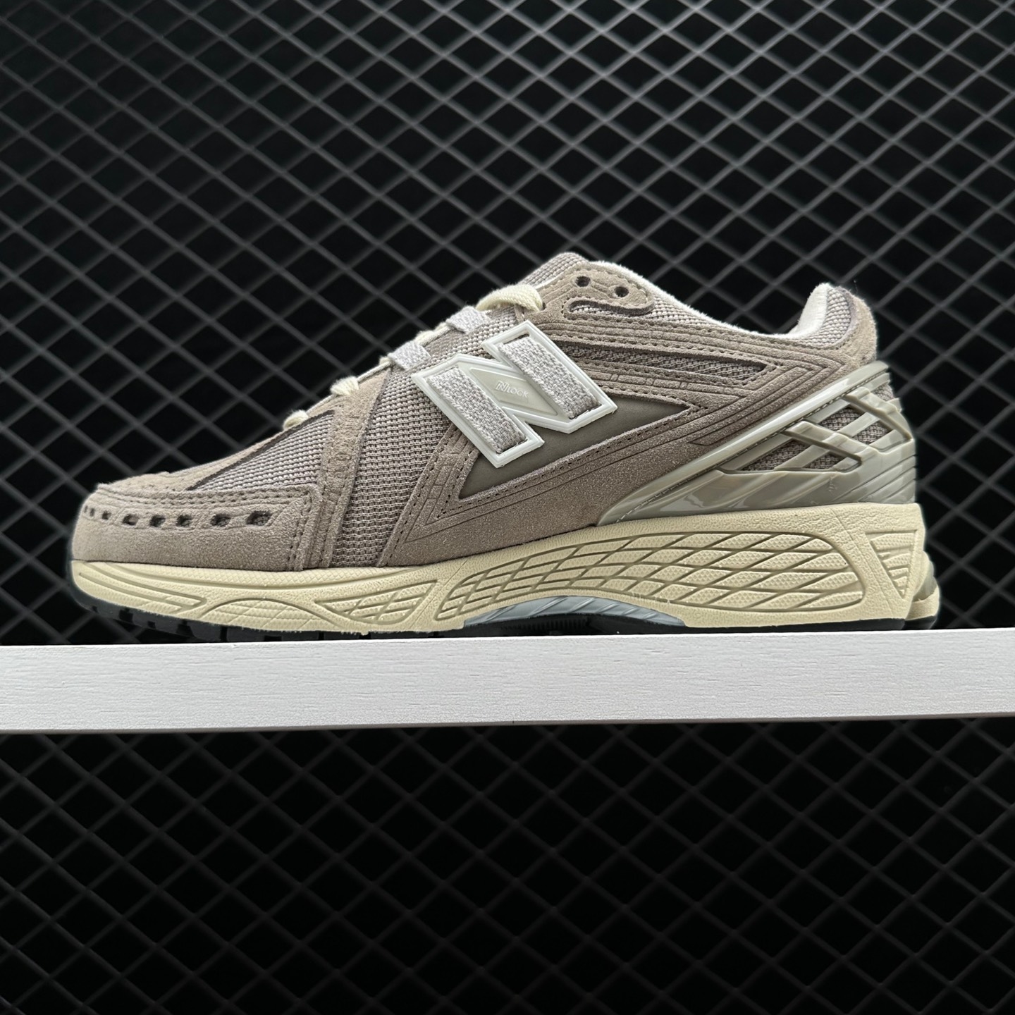 New Balance 1906R 'Beige Cream' M1906RL - Premium Comfort & Style! New Balance 1906R 'Beige Cream' M1906RL - Premium Comfort & Style!