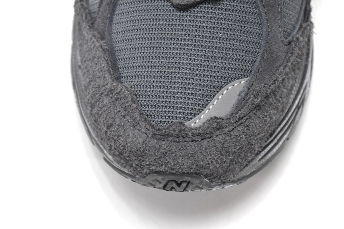 New Balance 2002R Protection Pack Phantom - Shop Now! New Balance 2002R Protection Pack Phantom - Shop Now!