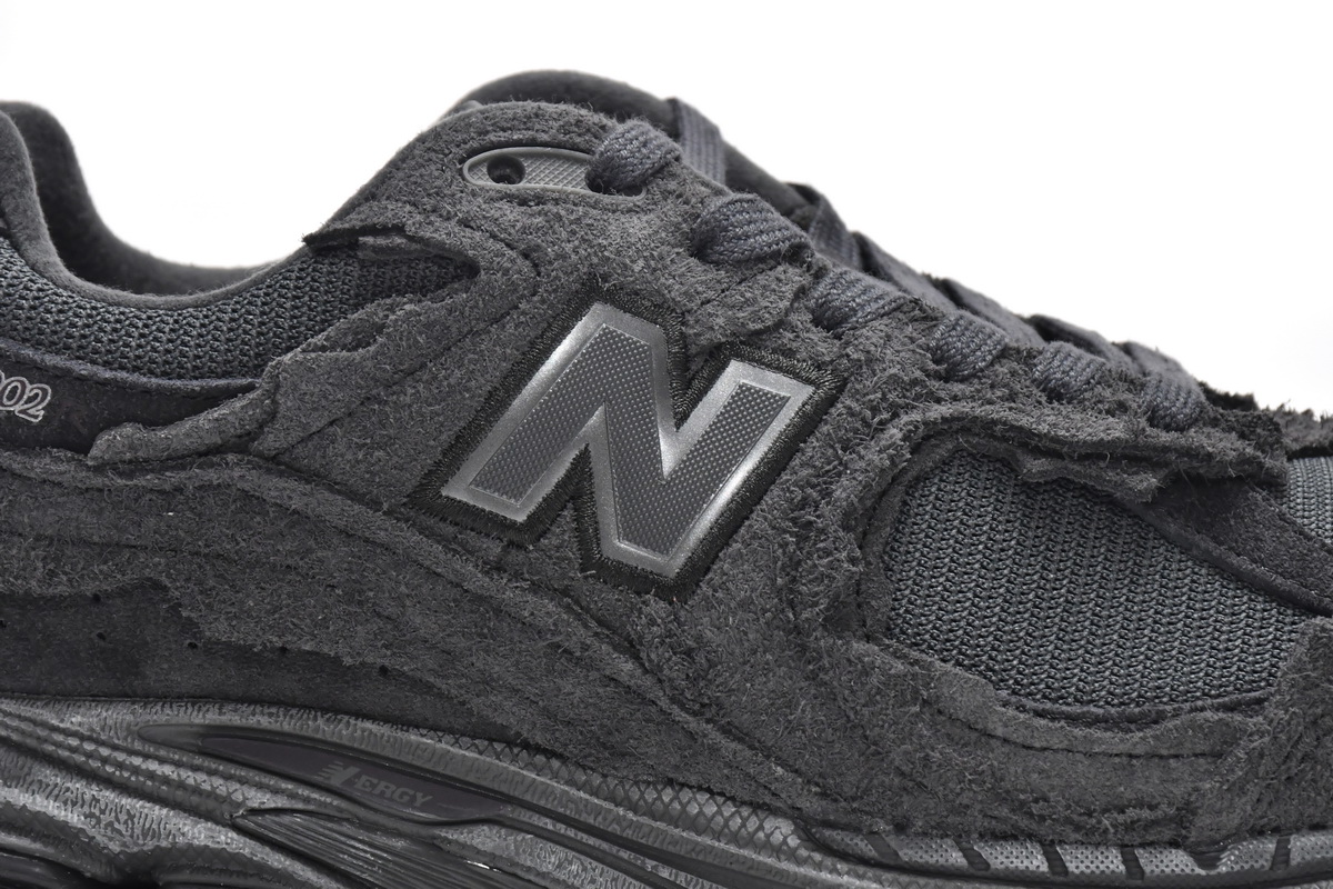 New Balance 2002R Protection Pack Phantom - Shop Now! New Balance 2002R Protection Pack Phantom - Shop Now!