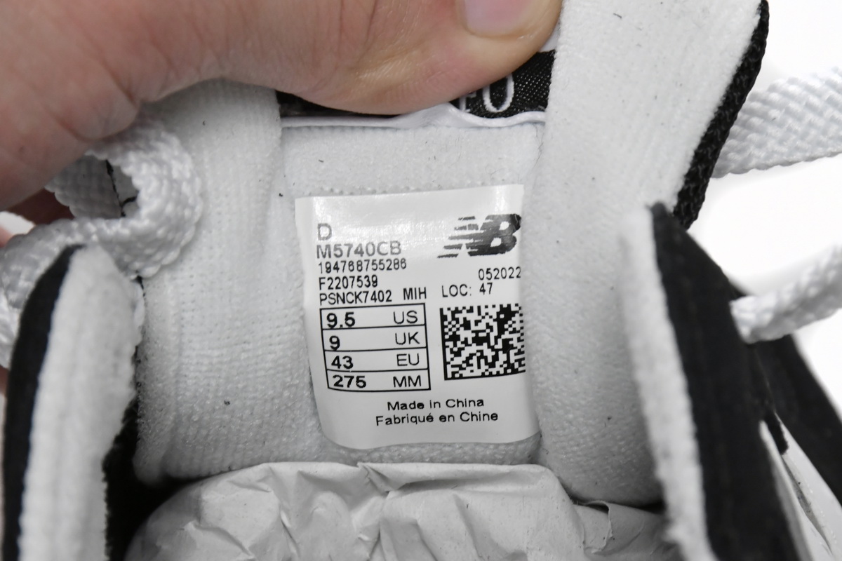 New Balance 57/40 'Black White' M5740CB - Stylish and Versatile Sneakers New Balance 57/40 'Black White' M5740CB - Stylish and Versatile Sneakers