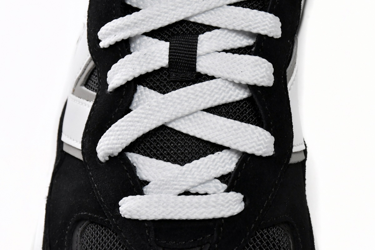 New Balance 57/40 'Black White' M5740CB - Stylish and Versatile Sneakers New Balance 57/40 'Black White' M5740CB - Stylish and Versatile Sneakers