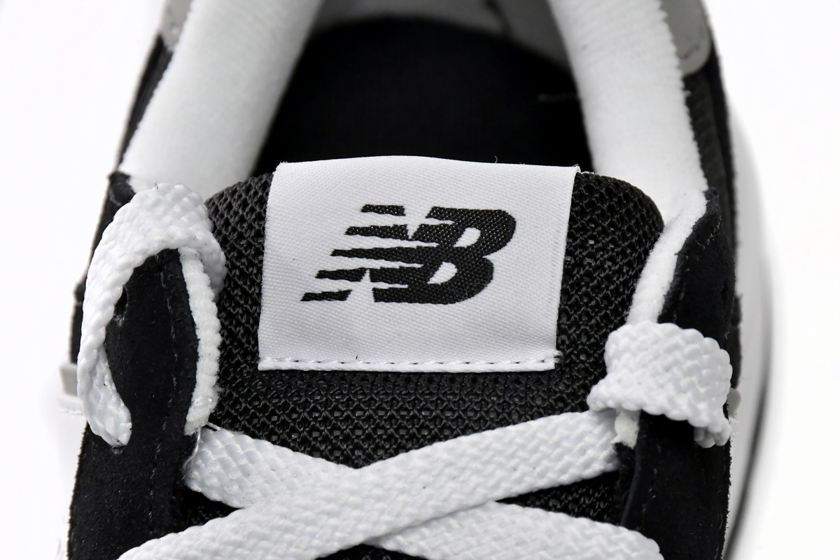 New Balance 57/40 'Black White' M5740CB - Stylish and Versatile Sneakers New Balance 57/40 'Black White' M5740CB - Stylish and Versatile Sneakers