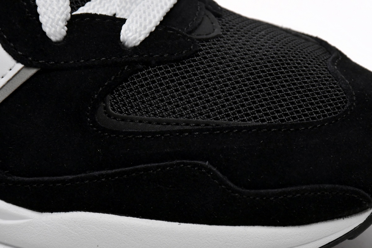 New Balance 57/40 'Black White' M5740CB - Stylish and Versatile Sneakers New Balance 57/40 'Black White' M5740CB - Stylish and Versatile Sneakers