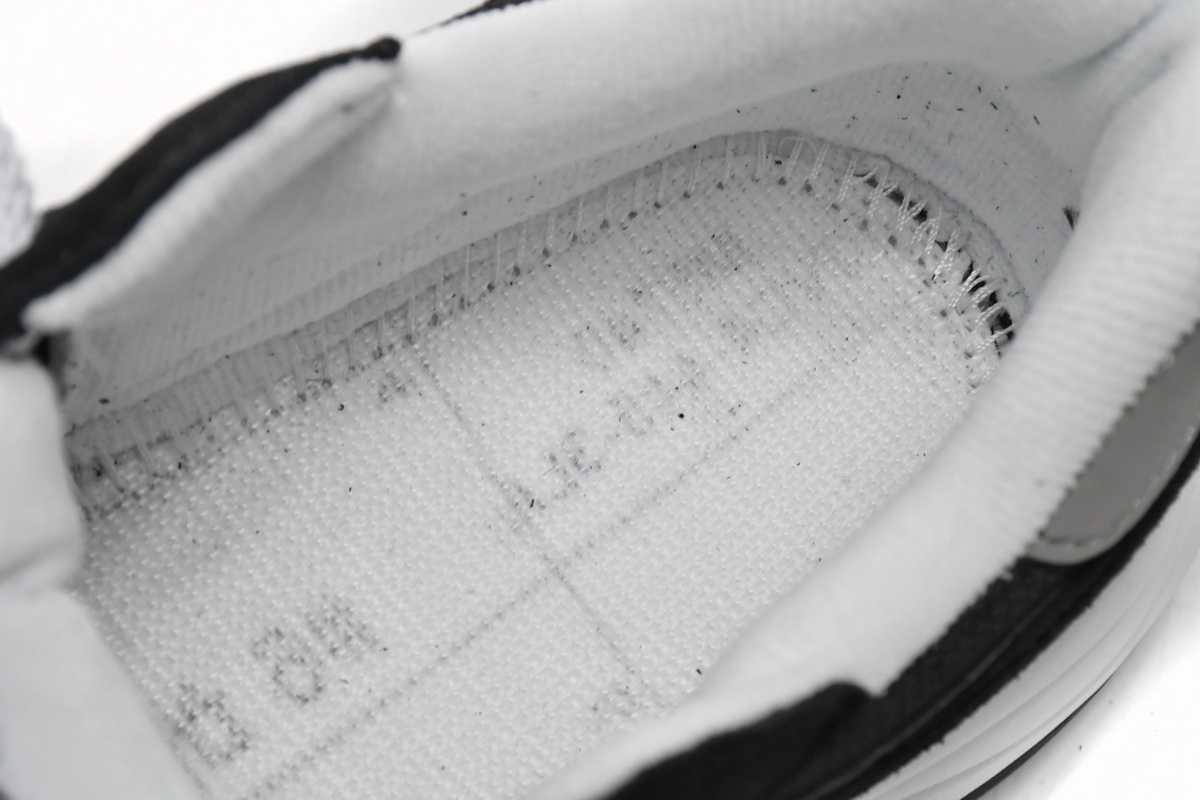 New Balance 57/40 'Black White' M5740CB - Stylish and Versatile Sneakers New Balance 57/40 'Black White' M5740CB - Stylish and Versatile Sneakers