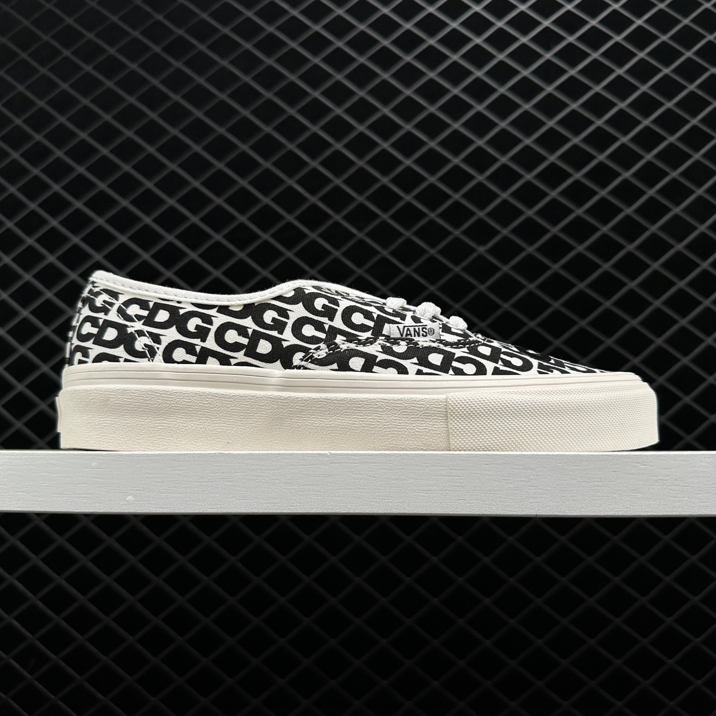 Vans Comme des x Authentic 'CDG' VN0A33TASHM - Stylish Collaboration Sneakers Vans Comme des x Authentic 'CDG' VN0A33TASHM - Stylish Collaboration Sneakers