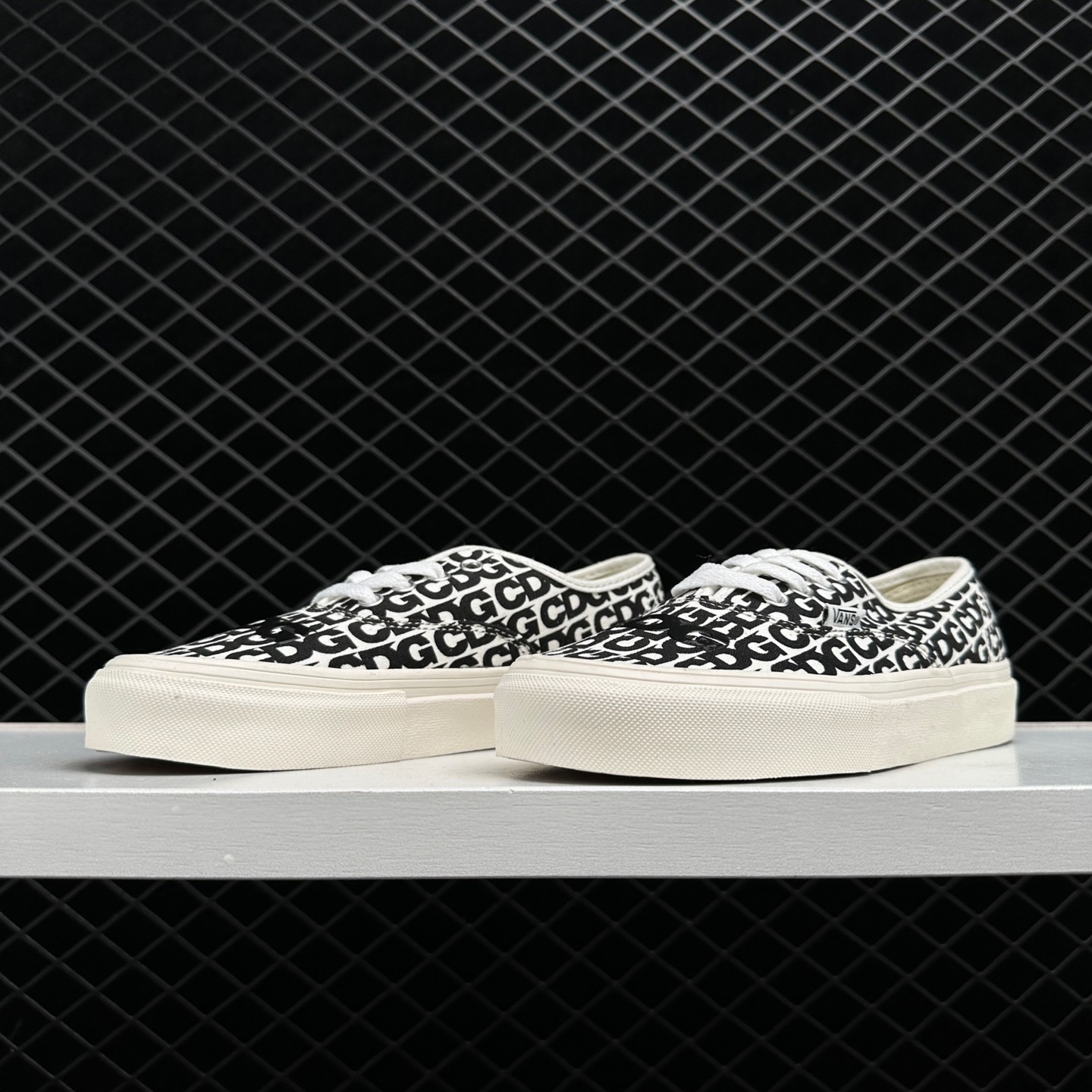 Vans Comme des x Authentic 'CDG' VN0A33TASHM - Stylish Collaboration Sneakers Vans Comme des x Authentic 'CDG' VN0A33TASHM - Stylish Collaboration Sneakers