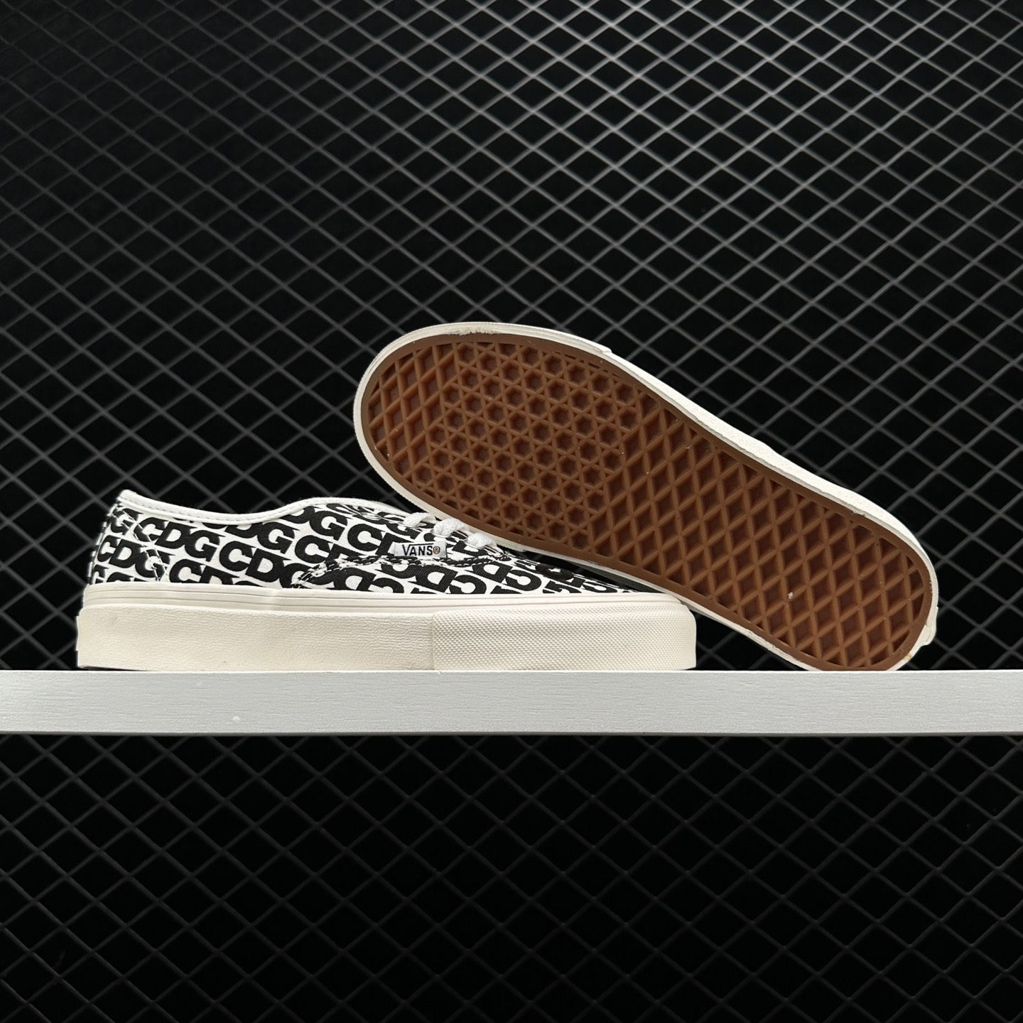 Vans Comme des x Authentic 'CDG' VN0A33TASHM - Stylish Collaboration Sneakers Vans Comme des x Authentic 'CDG' VN0A33TASHM - Stylish Collaboration Sneakers