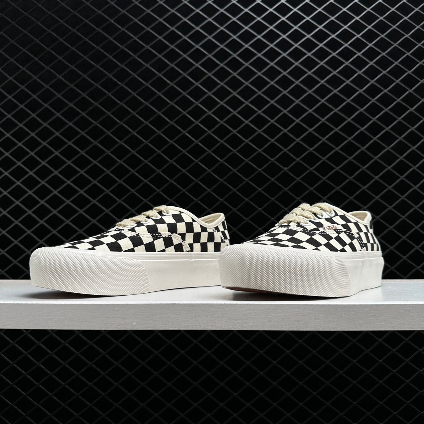 Vans Authentic Checkerboard Black White VN0A3MU642E - Classic Design for Skate and Street Vans Authentic Checkerboard Black White VN0A3MU642E - Classic Design for Skate and Street