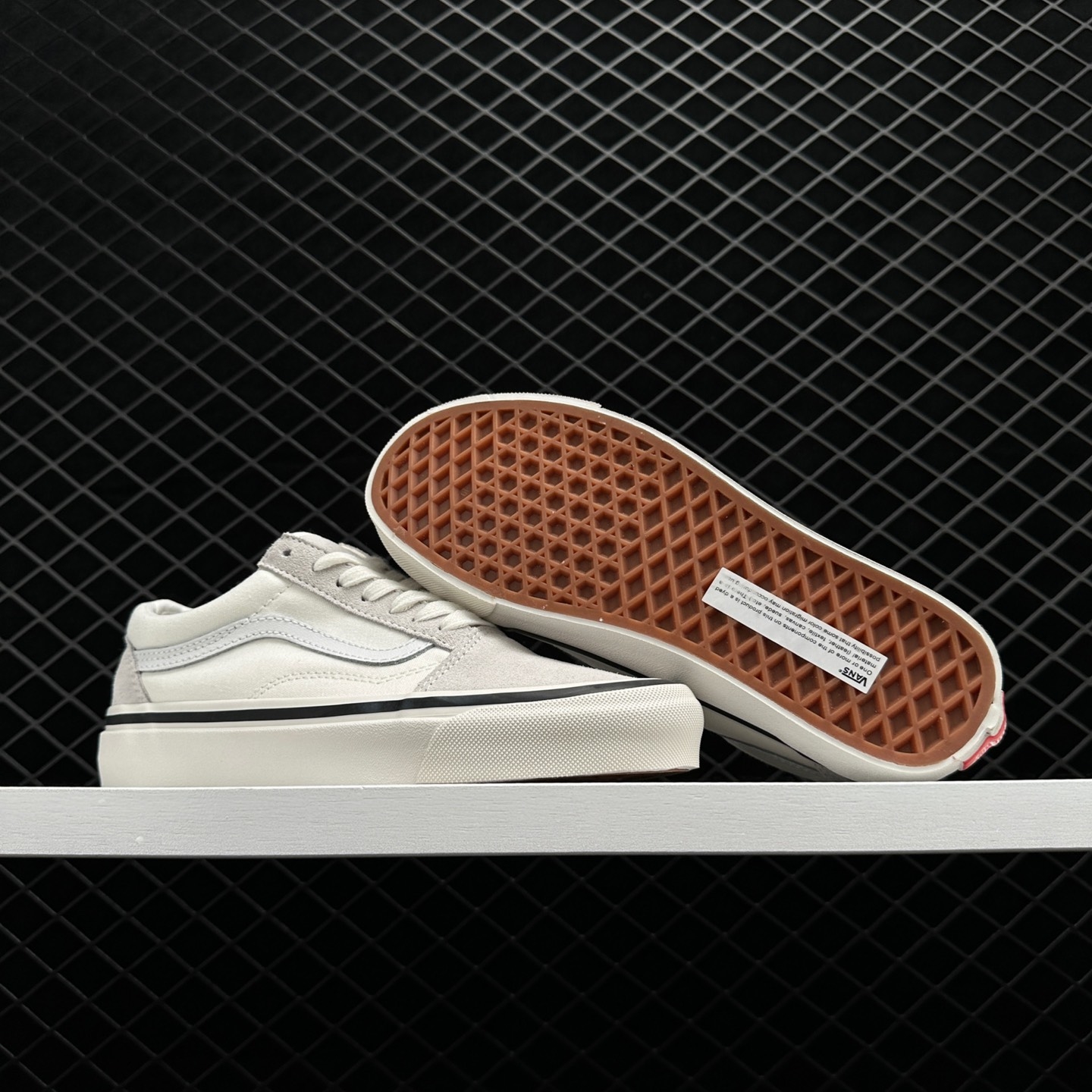 Vans Old Skool 36 DX 'Anaheim Factory' White VN0A38G2MR4 - Authentic Retro Sneakers Vans Old Skool 36 DX 'Anaheim Factory' White VN0A38G2MR4 - Authentic Retro Sneakers