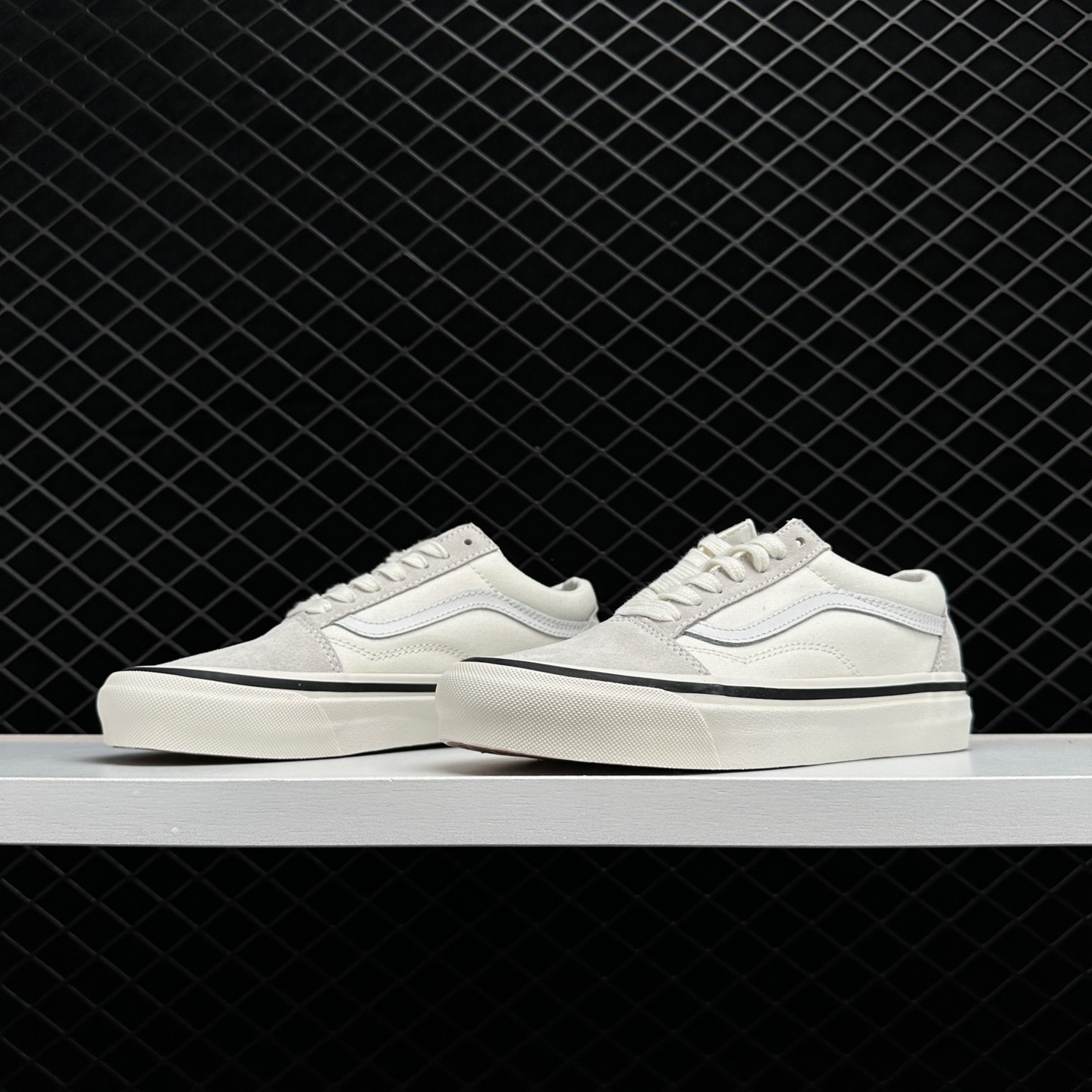 Vans Old Skool 36 DX 'Anaheim Factory' White VN0A38G2MR4 - Authentic Retro Sneakers Vans Old Skool 36 DX 'Anaheim Factory' White VN0A38G2MR4 - Authentic Retro Sneakers