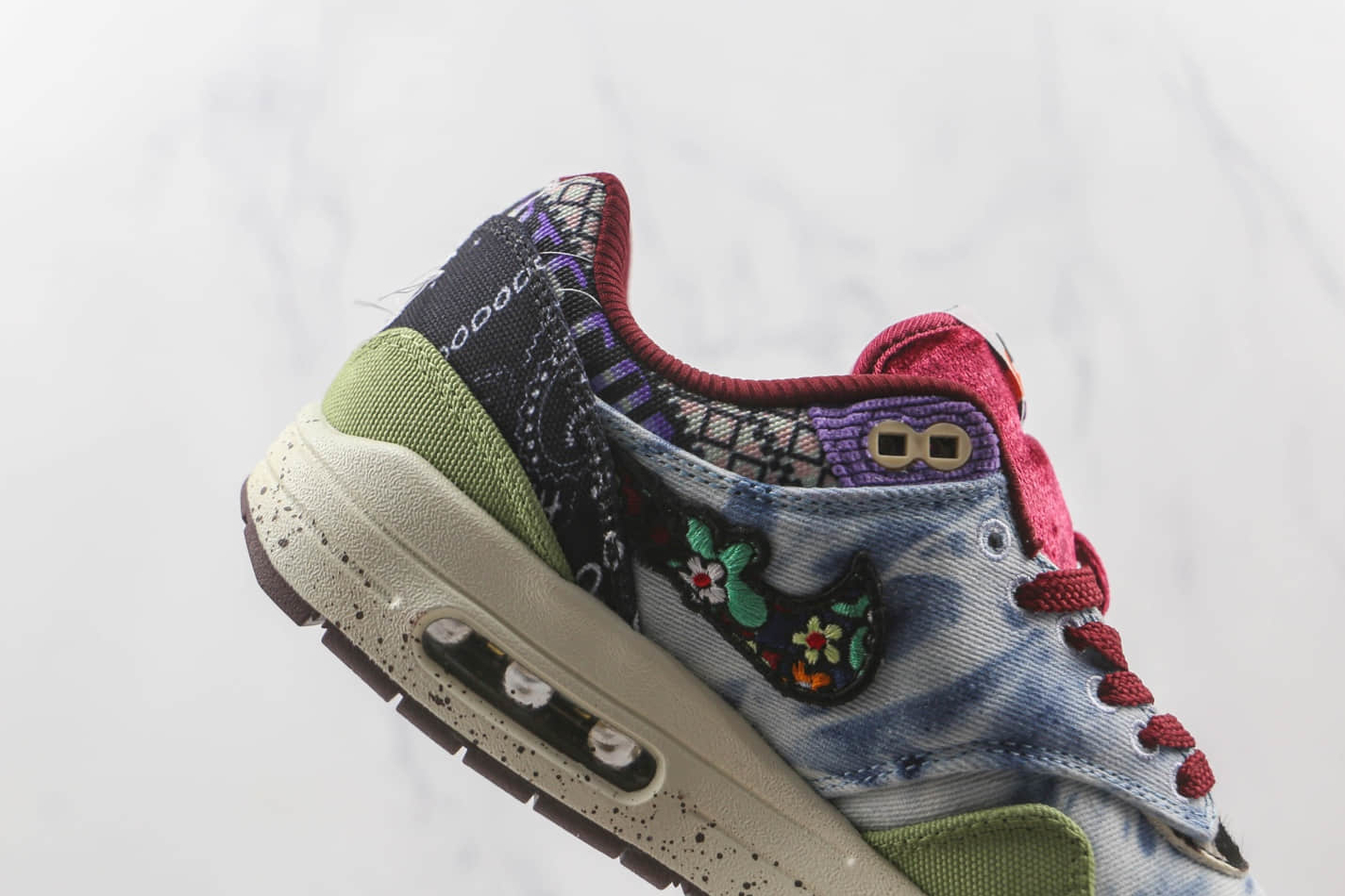 Nike Concepts x Air Max 1 SP 'Mellow' DN1803-300: Exclusive Collaboration for Supreme Comfort and Style. Nike Concepts x Air Max 1 SP 'Mellow' DN1803-300: Exclusive Collaboration for Supreme Comfort and Style.