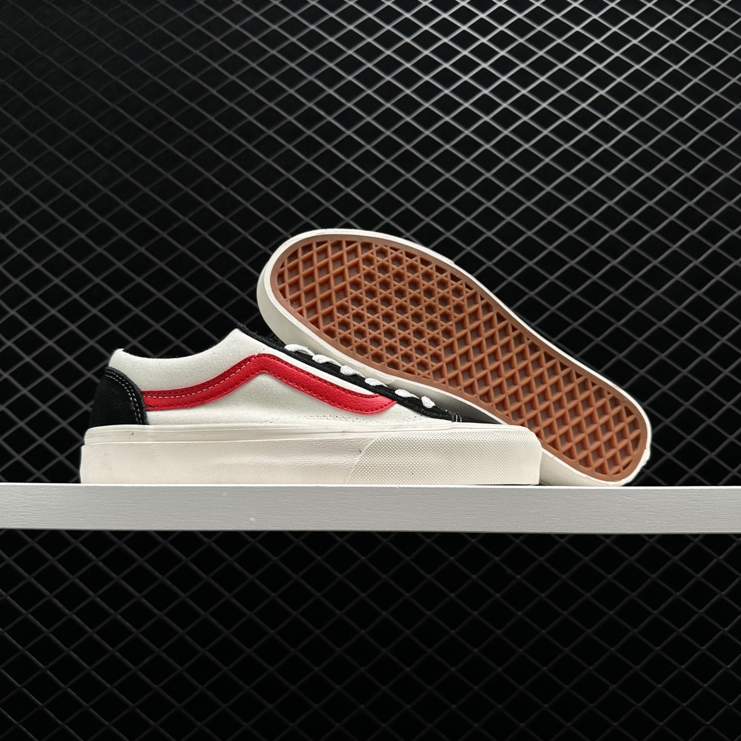 Vans Old Skool BMX Black White Red - Retro Styling and Versatile Performance Vans Old Skool BMX Black White Red - Retro Styling and Versatile Performance