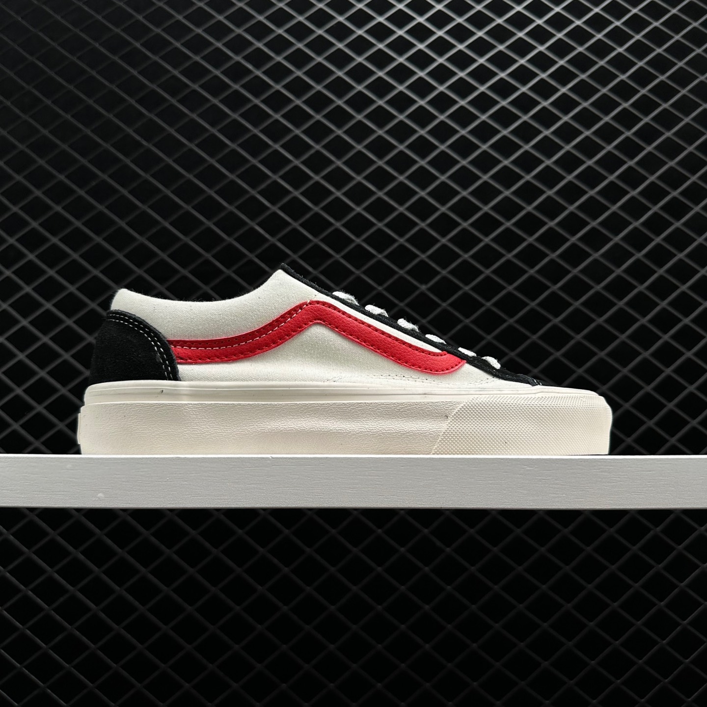 Vans Old Skool BMX Black White Red - Retro Styling and Versatile Performance Vans Old Skool BMX Black White Red - Retro Styling and Versatile Performance