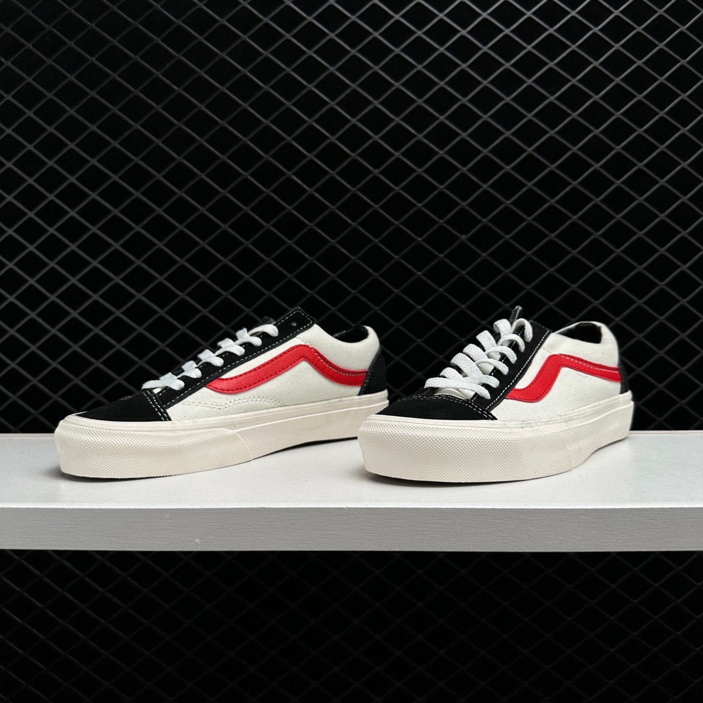 Vans Old Skool BMX Black White Red - Retro Styling and Versatile Performance Vans Old Skool BMX Black White Red - Retro Styling and Versatile Performance