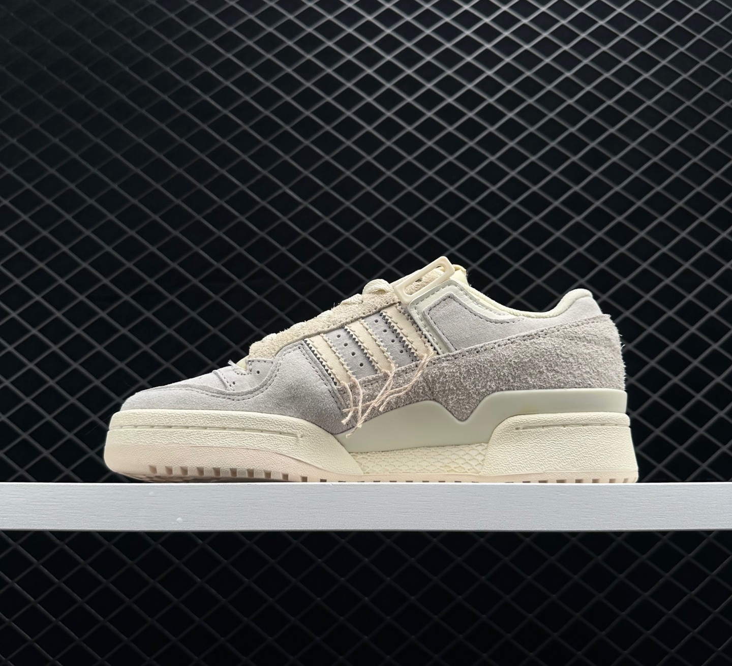 Adidas Forum 84 Low 'Off White' GW0299 - Iconic Style - Limited Edition Adidas Forum 84 Low 'Off White' GW0299 - Iconic Style - Limited Edition