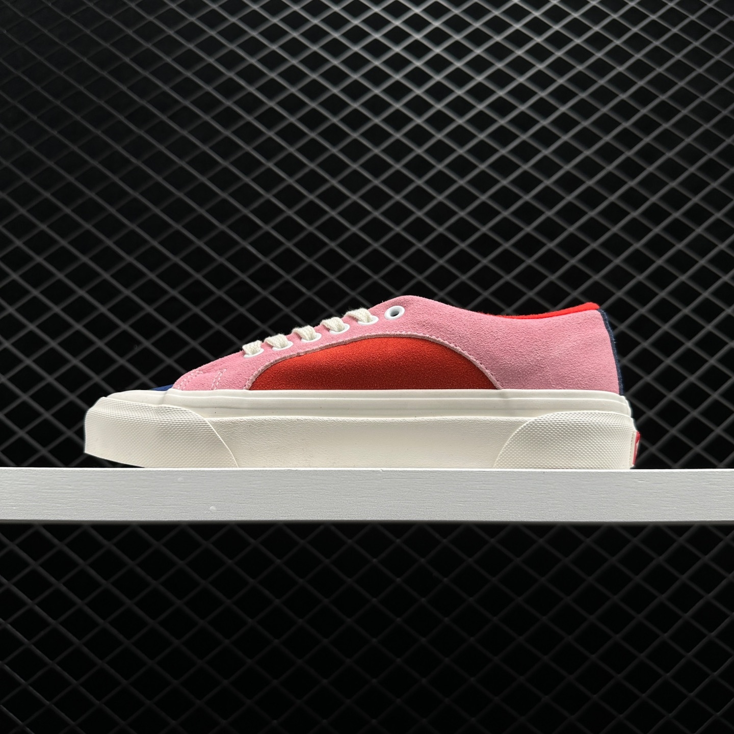 Vans Unisex Lampin 86 DX Sneakers - Red Blue Pink - VN0A7Q4R9NR Vans Unisex Lampin 86 DX Sneakers - Red Blue Pink - VN0A7Q4R9NR