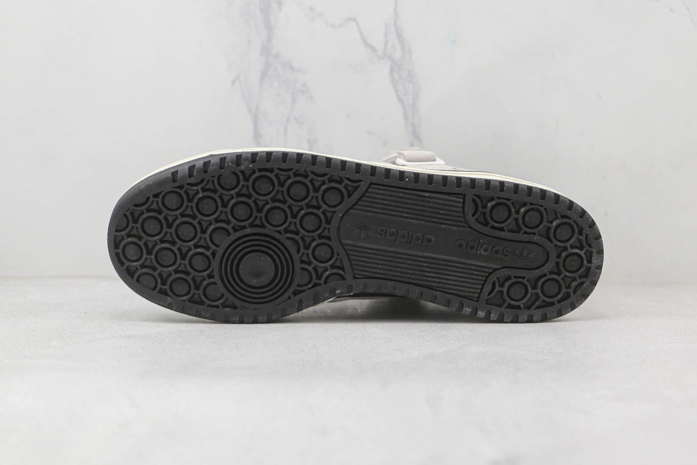 Adidas Originals Forum Low GY8203 - Modern and Stylish Footwear Adidas Originals Forum Low GY8203 - Modern and Stylish Footwear