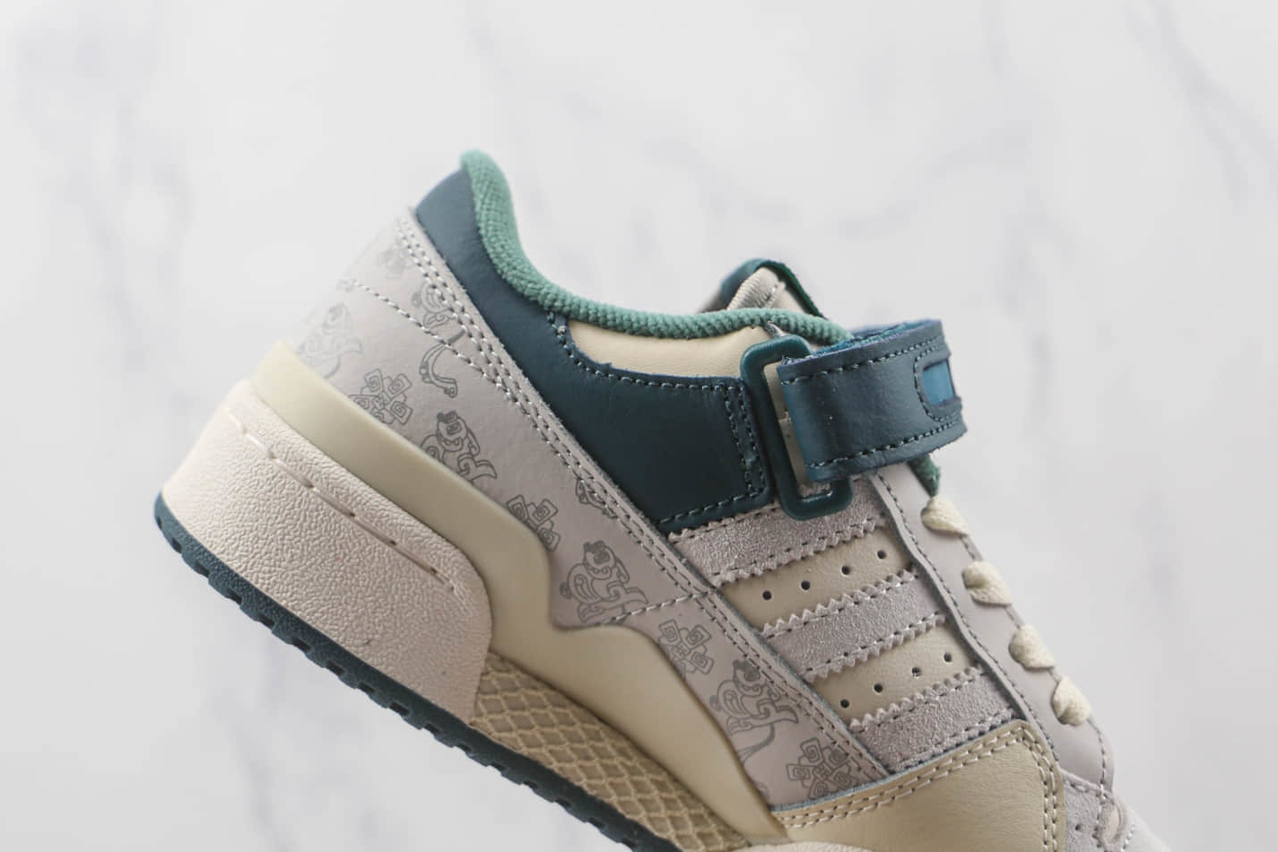 Adidas Originals Forum Low White Green HP2067 - Classic Sneakers for Style and Comfort Adidas Originals Forum Low White Green HP2067 - Classic Sneakers for Style and Comfort