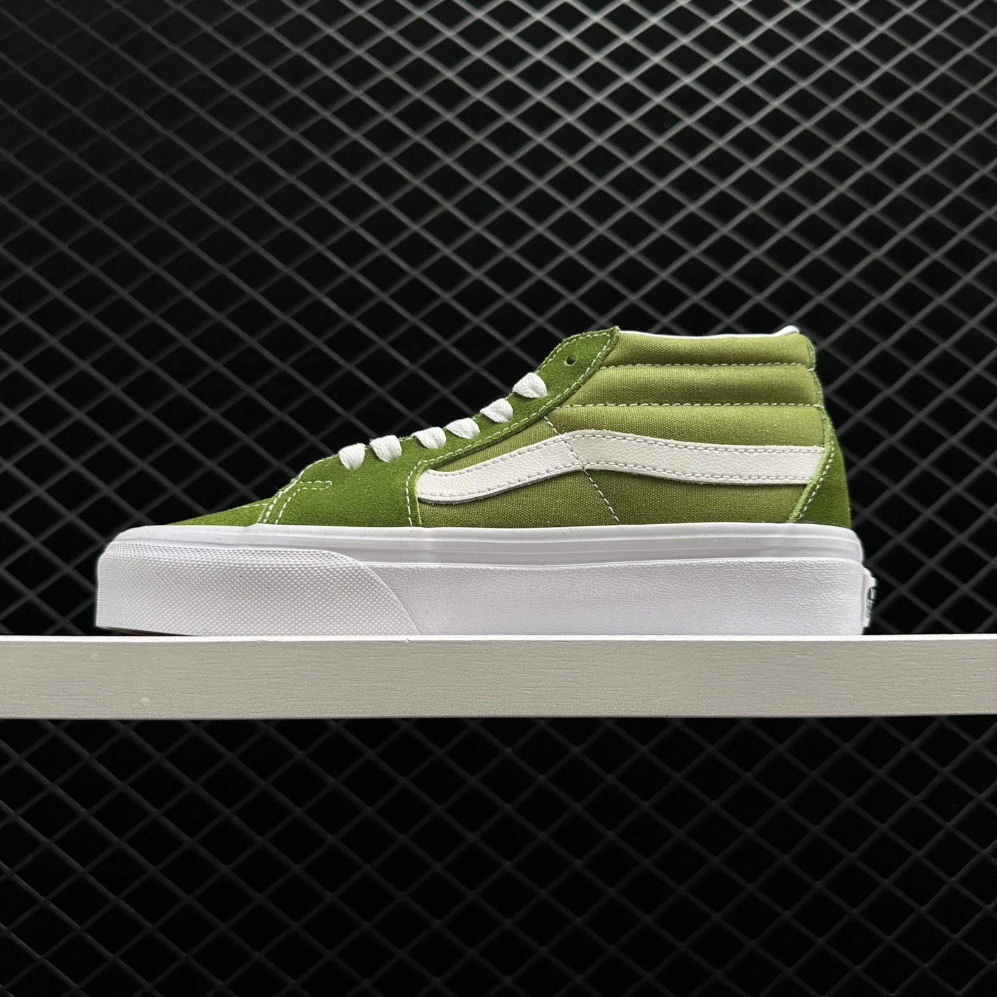 Vans Sk8 Mid Green Unisex Army Green VN0A3WM3609 - Stylish & Versatile Footwear Vans Sk8 Mid Green Unisex Army Green VN0A3WM3609 - Stylish & Versatile Footwear