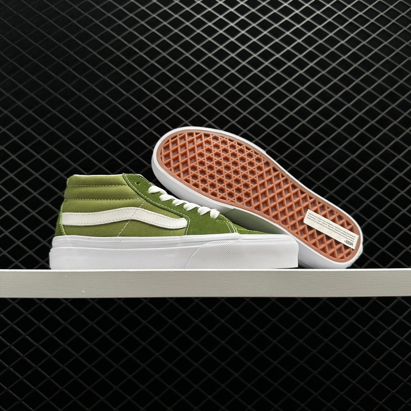 Vans Sk8 Mid Green Unisex Army Green VN0A3WM3609 - Stylish & Versatile Footwear Vans Sk8 Mid Green Unisex Army Green VN0A3WM3609 - Stylish & Versatile Footwear