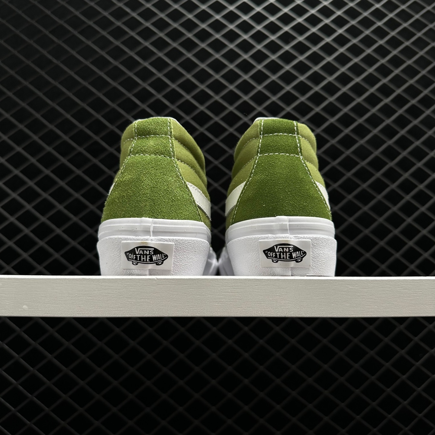 Vans Sk8 Mid Green Unisex Army Green VN0A3WM3609 - Stylish & Versatile Footwear Vans Sk8 Mid Green Unisex Army Green VN0A3WM3609 - Stylish & Versatile Footwear