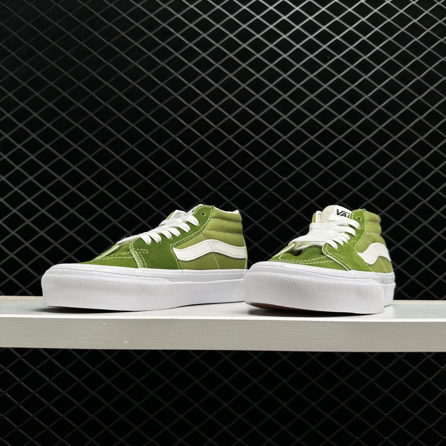 Vans Sk8 Mid Green Unisex Army Green VN0A3WM3609 - Stylish & Versatile Footwear Vans Sk8 Mid Green Unisex Army Green VN0A3WM3609 - Stylish & Versatile Footwear
