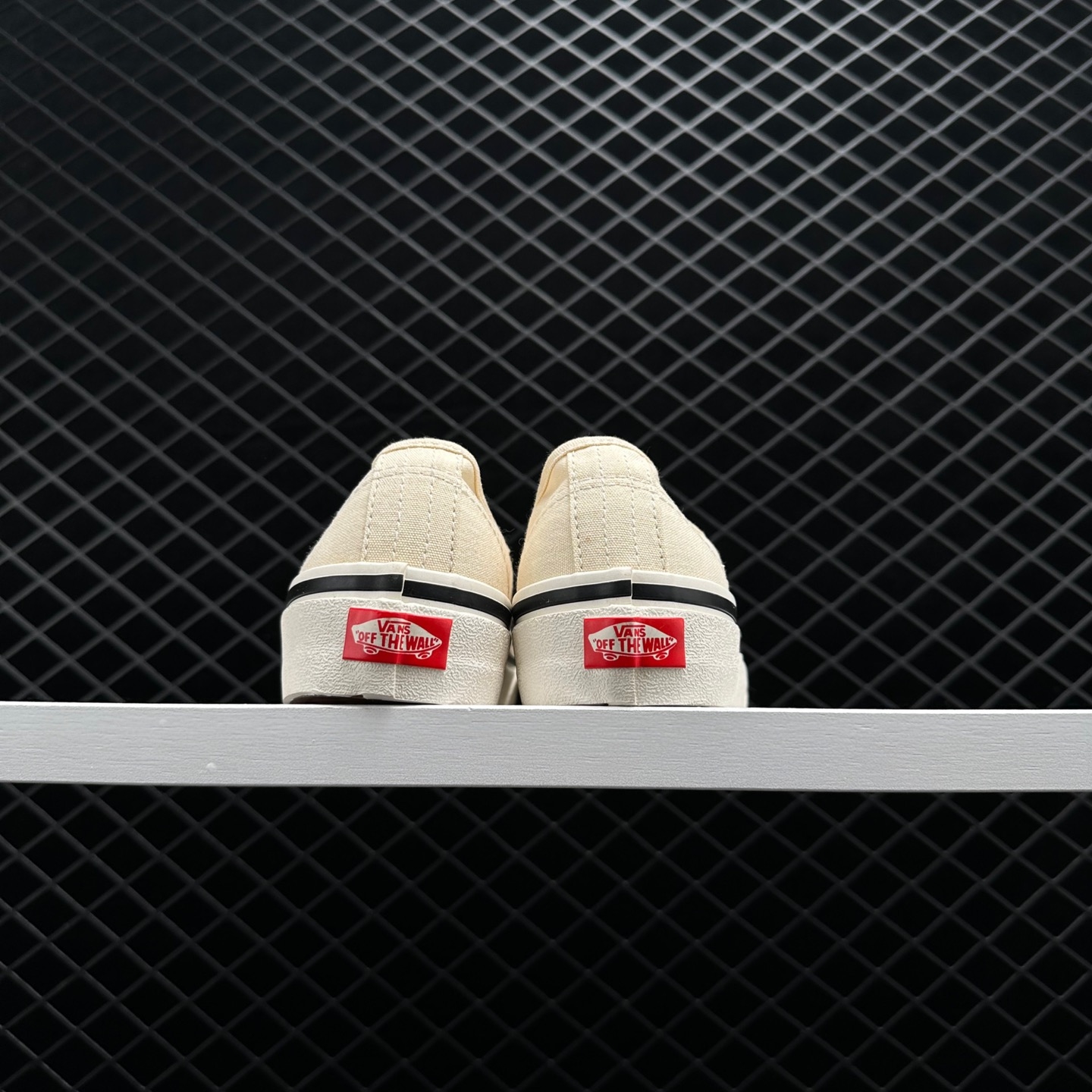 Anaheim Factory x Vans Authentic 44 DX White - Sleek and Classic Footwear for Every Wardrobe Anaheim Factory x Vans Authentic 44 DX White - Sleek and Classic Footwear for Every Wardrobe