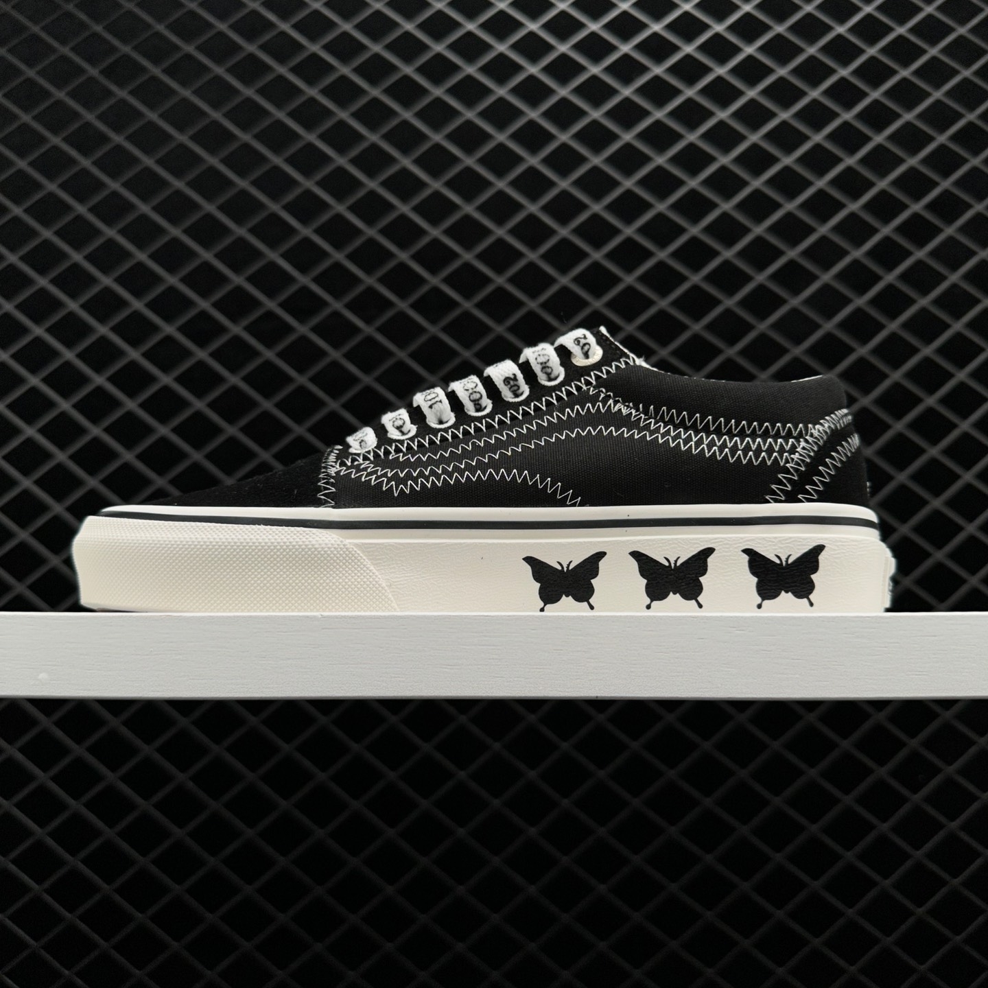 Vans Sandy Liang x Old Skool 'Delancey' VN0A4U3BXF5 - Trendy Collaboration for Fashion Forward Sneaker Lovers! Vans Sandy Liang x Old Skool 'Delancey' VN0A4U3BXF5 - Trendy Collaboration for Fashion Forward Sneaker Lovers!