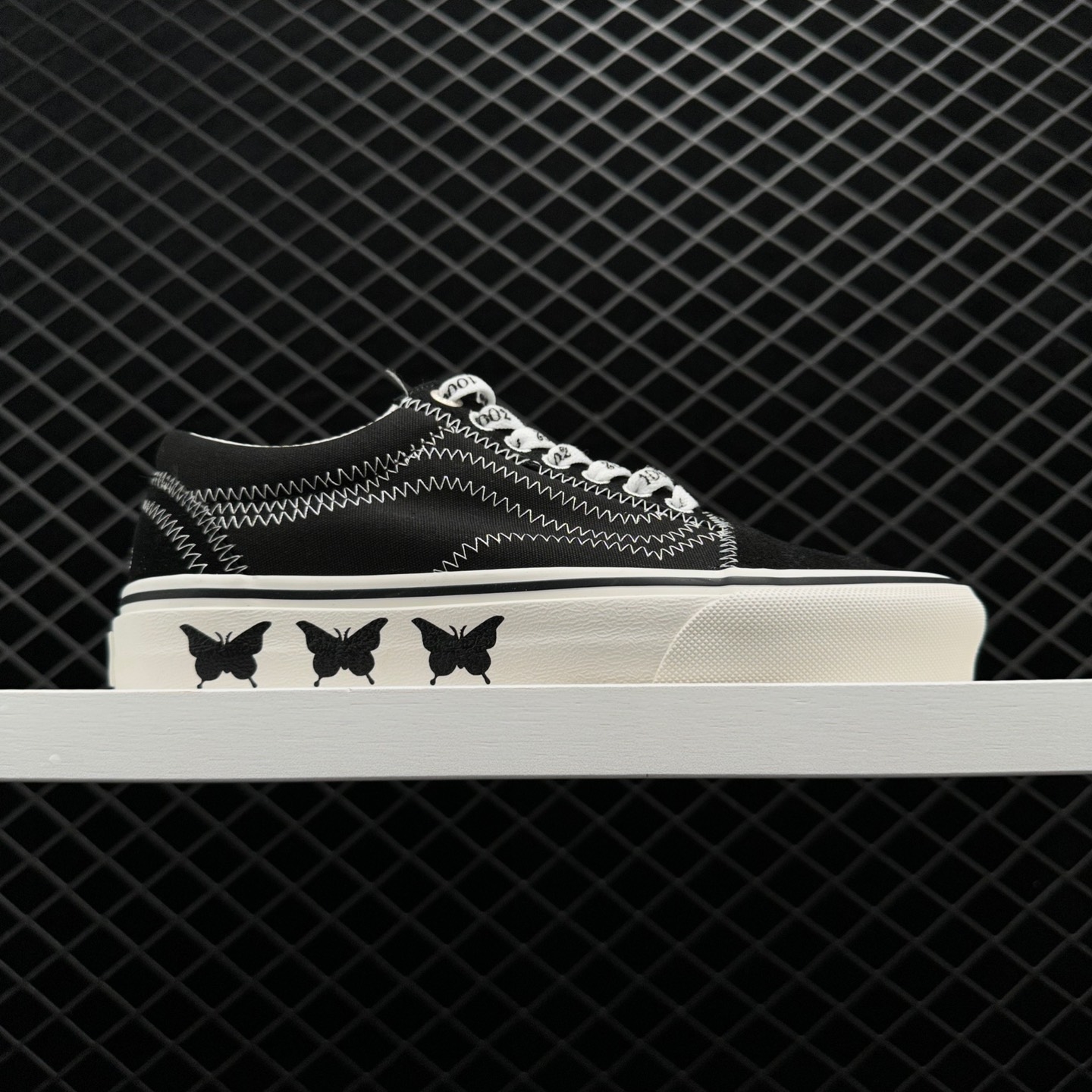 Vans Sandy Liang x Old Skool 'Delancey' VN0A4U3BXF5 - Trendy Collaboration for Fashion Forward Sneaker Lovers! Vans Sandy Liang x Old Skool 'Delancey' VN0A4U3BXF5 - Trendy Collaboration for Fashion Forward Sneaker Lovers!