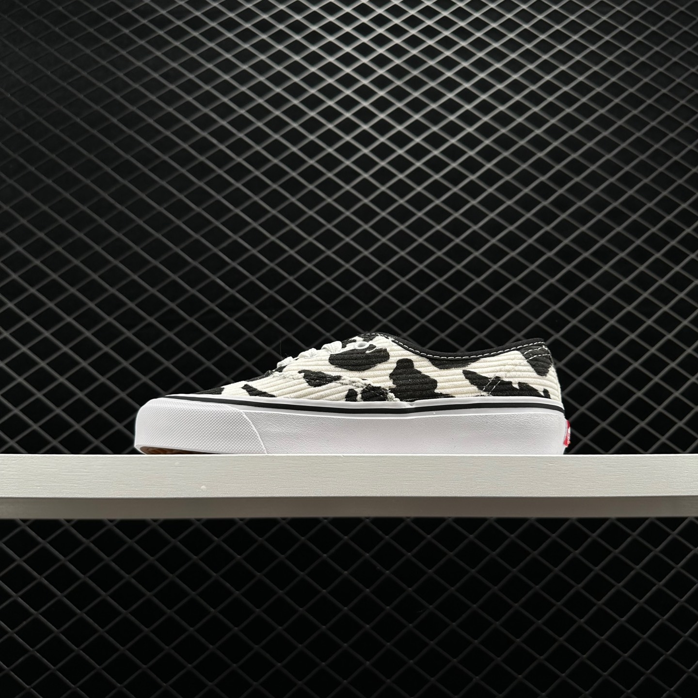 Vans Unisex Authentic 44 DX Sneakers Black White - Stylish and Iconic Footwear Vans Unisex Authentic 44 DX Sneakers Black White - Stylish and Iconic Footwear