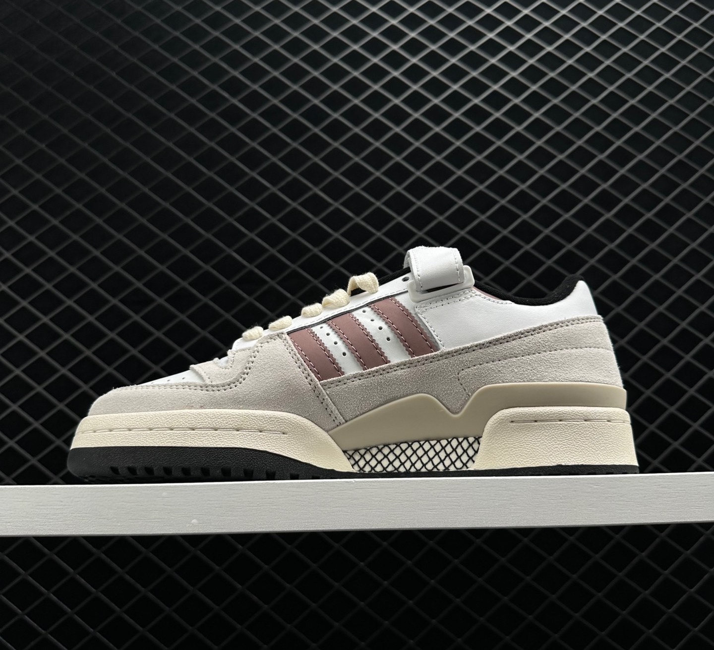 Adidas Wmns Forum Low 'White Wonder Oxide' GZ5046 - Stylish and Sleek Sneakers Adidas Wmns Forum Low 'White Wonder Oxide' GZ5046 - Stylish and Sleek Sneakers