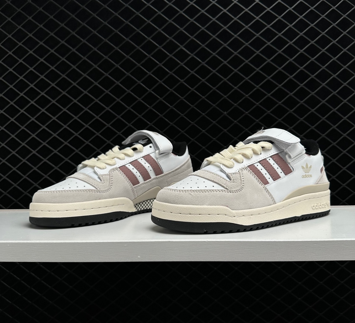 Adidas Wmns Forum Low 'White Wonder Oxide' GZ5046 - Stylish and Sleek Sneakers Adidas Wmns Forum Low 'White Wonder Oxide' GZ5046 - Stylish and Sleek Sneakers