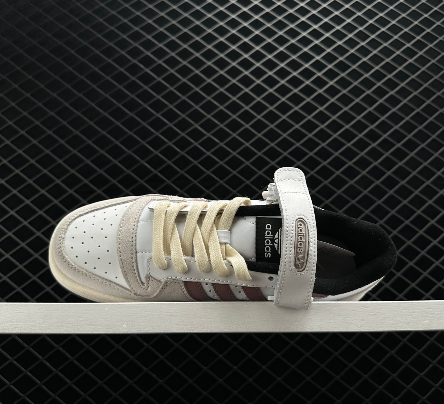 Adidas Wmns Forum Low 'White Wonder Oxide' GZ5046 - Stylish and Sleek Sneakers Adidas Wmns Forum Low 'White Wonder Oxide' GZ5046 - Stylish and Sleek Sneakers