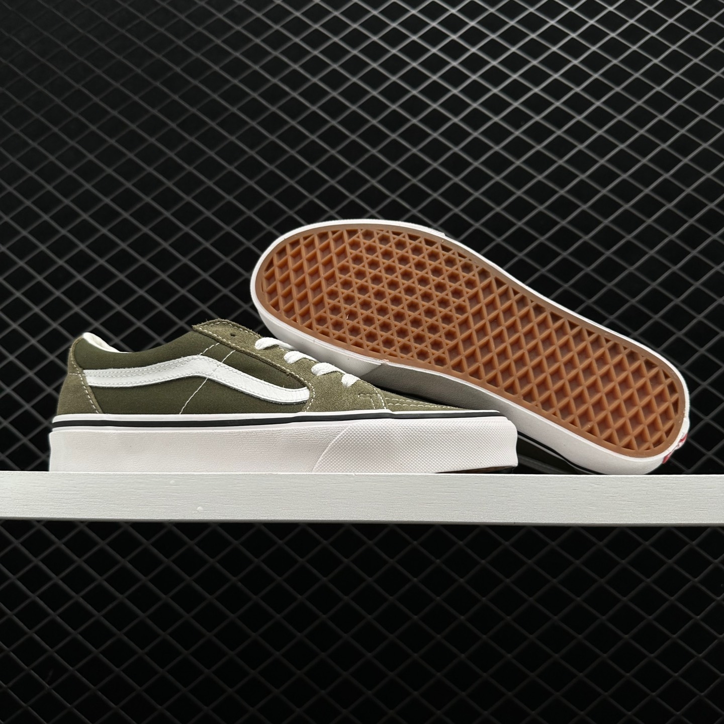 Vans Old Skool Winter Moss True White Sneakers | Trendy and Classic Styles Vans Old Skool Winter Moss True White Sneakers | Trendy and Classic Styles