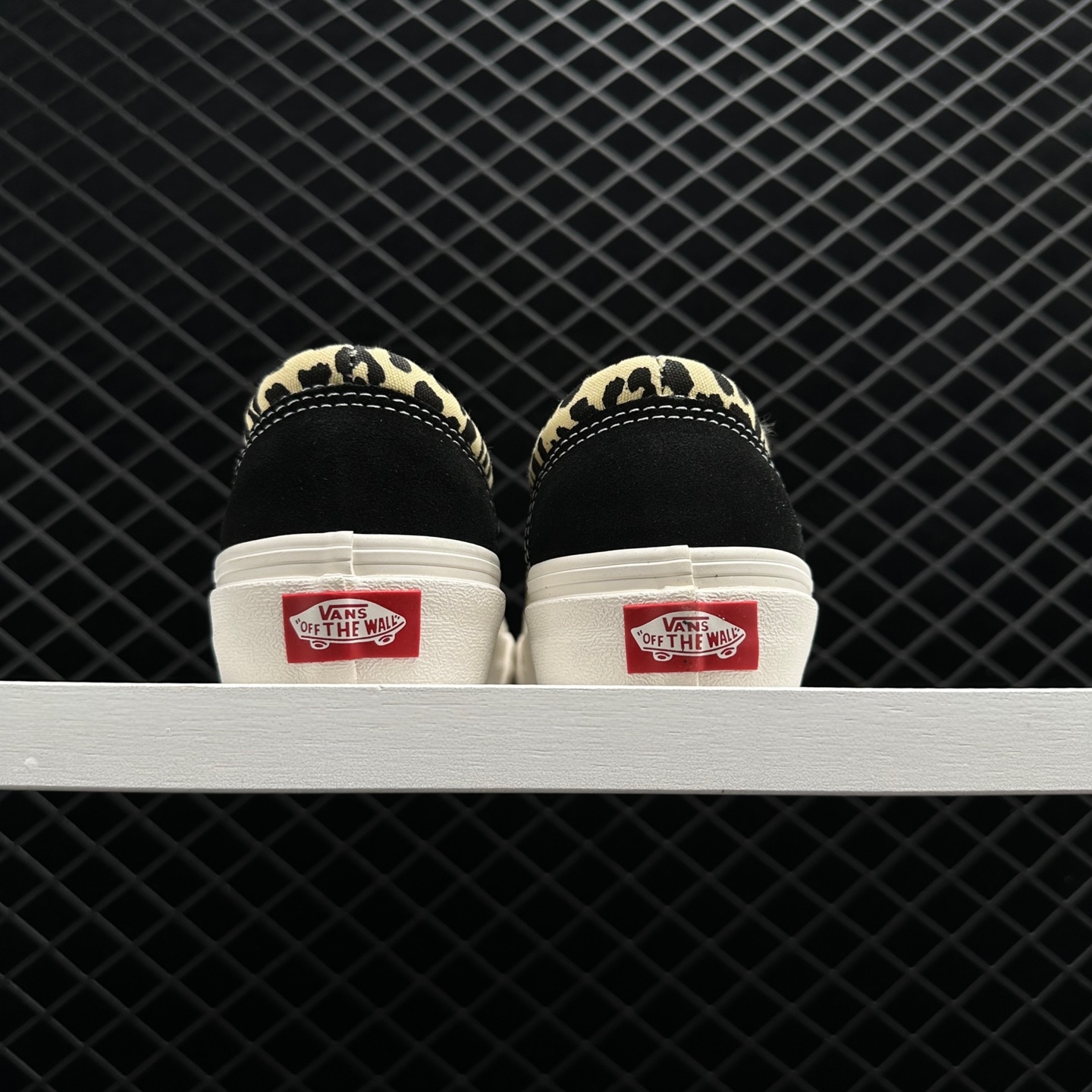 Vans Bold Ni Leopard Black VN0A5DYATYQ - Edgy Style and Animal Print Sophistication! Vans Bold Ni Leopard Black VN0A5DYATYQ - Edgy Style and Animal Print Sophistication!