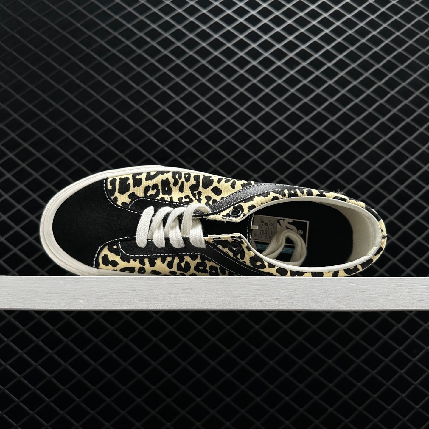 Vans Bold Ni Leopard Black VN0A5DYATYQ - Edgy Style and Animal Print Sophistication! Vans Bold Ni Leopard Black VN0A5DYATYQ - Edgy Style and Animal Print Sophistication!