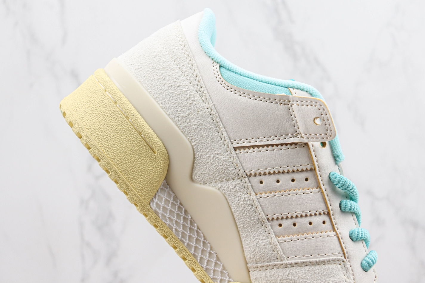 Adidas FORUM 84 Low CL Off White FZ6342 - Trendy Sneakers for Men Adidas FORUM 84 Low CL Off White FZ6342 - Trendy Sneakers for Men