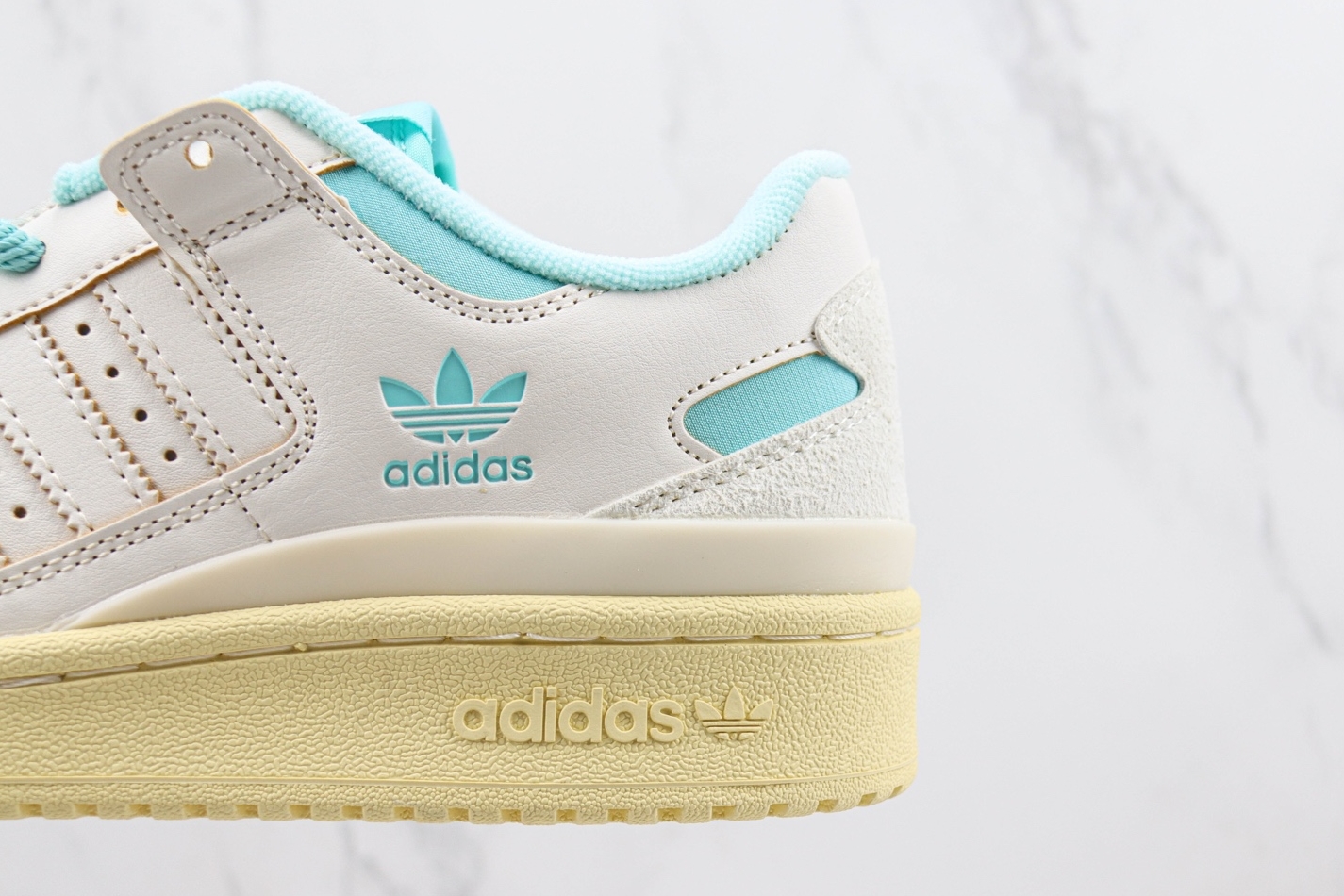 Adidas FORUM 84 Low CL Off White FZ6342 - Trendy Sneakers for Men Adidas FORUM 84 Low CL Off White FZ6342 - Trendy Sneakers for Men