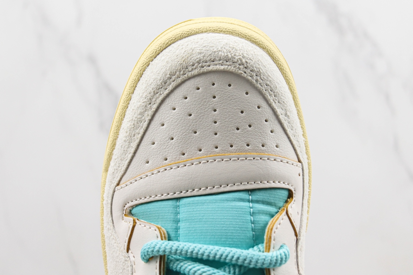 Adidas FORUM 84 Low CL Off White FZ6342 - Trendy Sneakers for Men Adidas FORUM 84 Low CL Off White FZ6342 - Trendy Sneakers for Men